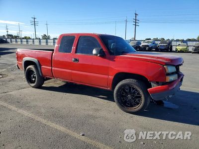 Czwarte zdjęcie samochodu z boku: 2006 CHEVROLET SILVERADO K1500 VIN:1GCEK19B16Z195511 - miniatura