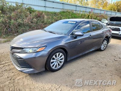 2020 TOYOTA CAMRY LE 4T1C11AK5LU995576 - główne zdjęcie licytacji z USA - miniatura