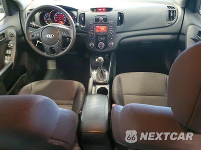 Zdjęcie 8 z 12 samochodu: 2012 KIA FORTE EX VIN:KNAFU5A2XC5477621 - miniatura