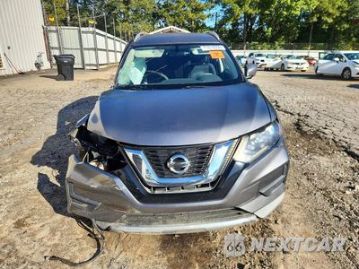 Piąte zdjęcie samochodu w środku: 2017 NISSAN ROGUE SV VIN:KNMAT2MV8HP542267 - miniatura
