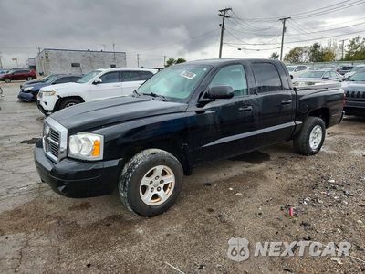 2006 DODGE DAKOTA QUAD SLT 1D7HE48K46S505639 - główne zdjęcie licytacji z USA - miniatura