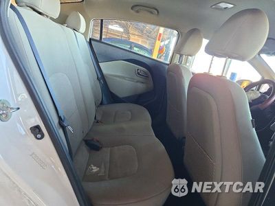 Zdjęcie 10 z 12 samochodu: 2016 KIA RIO LX VIN:KNADM4A31G6637439 - miniatura