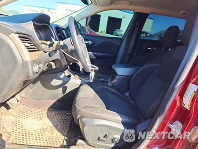 Zdjęcie 7 z 13 samochodu: 2017 JEEP CHEROKEE VIN:1C4PJMCS5HW659961 - miniatura