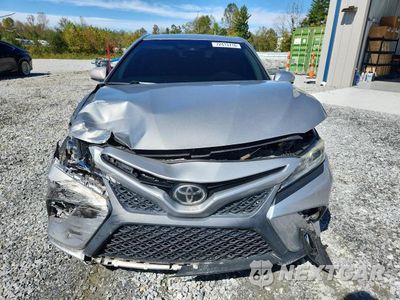 Piąte zdjęcie samochodu w środku: 2018 TOYOTA CAMRY SE VIN:4T1B11HK4JU154640 - miniatura
