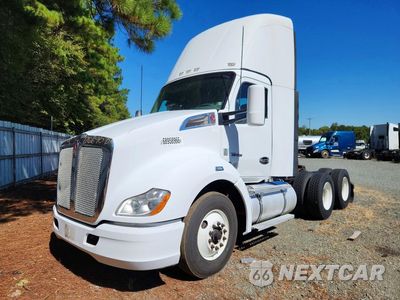 2017 KENWORTH T680 SEMI TRUCK 1XKYDP9X4HJ176690 - główne zdjęcie licytacji z USA - miniatura