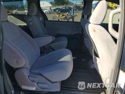 Zdjęcie 11 z 13 samochodu: 2017 TOYOTA SIENNA LE VIN:5TDKZ3DC8HS819996 - miniatura