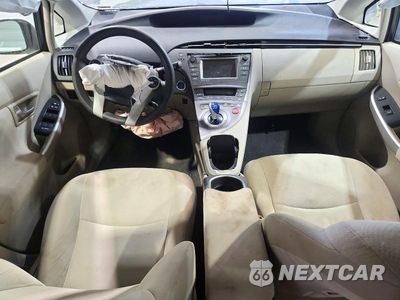 Zdjęcie 8 z 13 samochodu: 2015 TOYOTA PRIUS THREE VIN:JTDKN3DU5F1912795 - miniatura