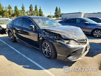 Czwarte zdjęcie samochodu z boku: 2018 TOYOTA CAMRY SE VIN:4T1B11HK2JU620310 - miniatura