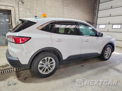 Trzecie zdjęcie samochodu z tyłu: 2020 FORD ESCAPE SE VIN:1FMCU9G62LUB82177 - miniatura