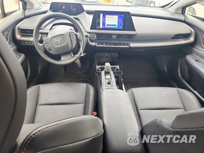 Zdjęcie 8 z 12 samochodu: 2024 TOYOTA PRIUS XLE VIN:JTDADABU5R3020898 - miniatura