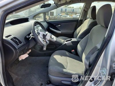 Zdjęcie 7 z 12 samochodu: 2015 TOYOTA PRIUS TWO VIN:JTDKN3DU9F0394695 - miniatura