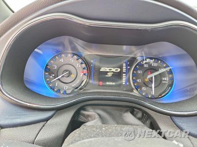 Zdjęcie 9 z 12 samochodu: 2015 CHRYSLER 200 S VIN:1C3CCCDG7FN610328 - miniatura