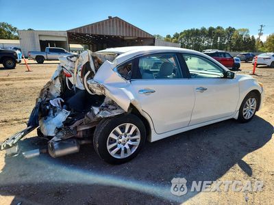 Trzecie zdjęcie samochodu z tyłu: 2016 NISSAN ALTIMA 2.5 S VIN:1N4AL3APXGC118211 - miniatura