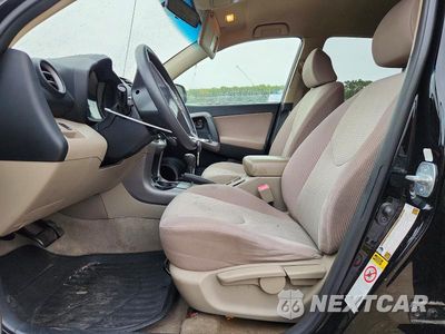 Zdjęcie 7 z 13 samochodu: 2008 TOYOTA RAV4 BASE VIN:JTMZD33V685098731 - miniatura