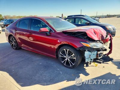 Czwarte zdjęcie samochodu z boku: 2018 TOYOTA CAMRY SE VIN:4T1B11HK7JU678073 - miniatura