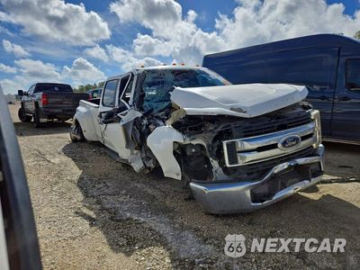 Czwarte zdjęcie samochodu z boku: 2019 FORD F350 SUPER DUTY VIN:1FT8W3CT1KEC66075 - miniatura