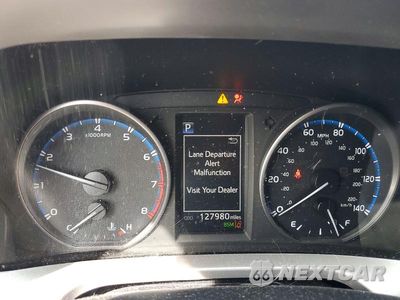 Zdjęcie 9 z 13 samochodu: 2018 TOYOTA RAV4 XLE VIN:JTMWFREV8JD115361 - miniatura