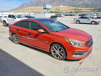 Czwarte zdjęcie samochodu z boku: 2015 HYUNDAI SONATA LIMITED 2.0T VIN:5NPE34AB2FH123959 - miniatura
