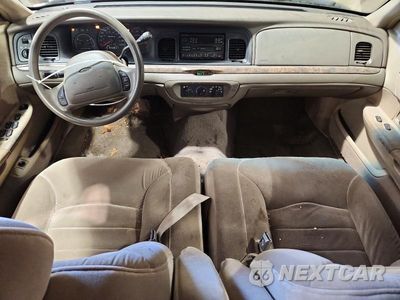 Zdjęcie 8 z 12 samochodu: 1999 FORD CROWN VICTORIA LX VIN:2FAFP74W4XX236665 - miniatura