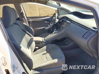 Zdjęcie 7 z 12 samochodu: 2010 TOYOTA PRIUS III VIN:JTDKN3DU1A0116611 - miniatura