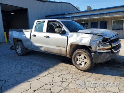 Czwarte zdjęcie samochodu z boku: 2017 CHEVROLET SILVERADO K1500 VIN:1GCVKNECXHZ320000 - miniatura