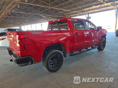 Trzecie zdjęcie samochodu z tyłu: 2020 CHEVROLET SILVERADO K1500 TRAIL BOSS CUSTOM VIN:1GCPYCEFXLZ187091 - miniatura