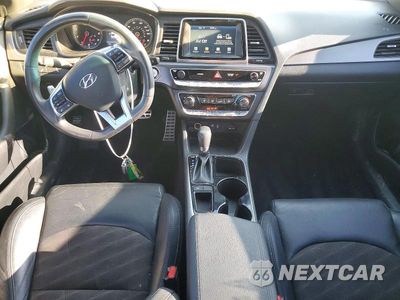 Zdjęcie 8 z 12 samochodu: 2018 HYUNDAI SONATA SPORT 2.0T VIN:5NPE34AB0JH682015 - miniatura