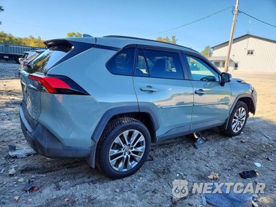 Trzecie zdjęcie samochodu z tyłu: 2022 TOYOTA RAV4 XLE PREMIUM VIN:2T3A1RFV5NW313573 - miniatura