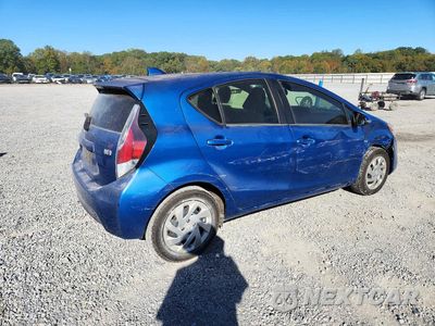 Trzecie zdjęcie samochodu z tyłu: 2015 TOYOTA PRIUS C TWO VIN:JTDKDTB30F1101564 - miniatura