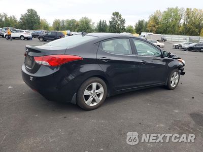 Trzecie zdjęcie samochodu z tyłu: 2013 HYUNDAI ELANTRA GLS VIN:KMHDH4AE2DU938913 - miniatura
