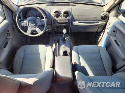 Zdjęcie 8 z 13 samochodu: 2006 JEEP LIBERTY SPORT VIN:1J4GL48K26W124323 - miniatura