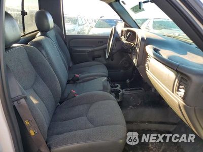 Zdjęcie 10 z 13 samochodu: 2005 CHEVROLET SILVERADO K2500 HEAVY DUTY VIN:1GCHK24U15E334912 - miniatura