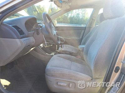 Zdjęcie 7 z 12 samochodu: 2004 TOYOTA CAMRY LE VIN:4T1BE32K34U820643 - miniatura