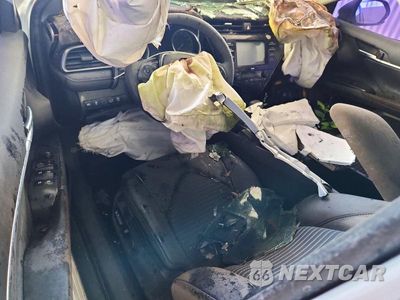 Zdjęcie 8 z 12 samochodu: 2020 TOYOTA CAMRY SE VIN:4T1G11AK4LU927044 - miniatura