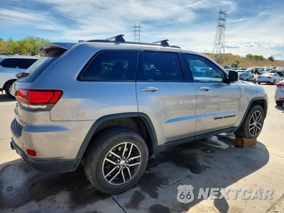 Trzecie zdjęcie samochodu z tyłu: 2018 JEEP GRAND CHEROKEE TRAILHAWK VIN:1C4RJFLT7JC103946 - miniatura