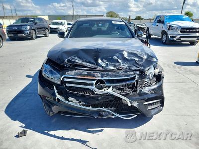Piąte zdjęcie samochodu w środku: 2019 MERCEDES-BENZ E 300 4MATIC VIN:WDDZF4KB6KA505801 - miniatura