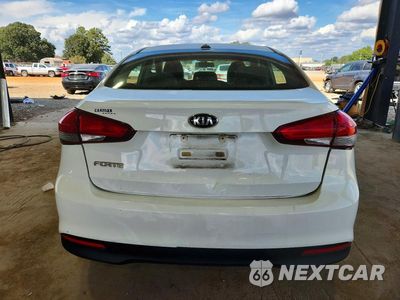 Zdjęcie 6 z 12 samochodu: 2018 KIA FORTE LX VIN:3KPFK4A7XJE234338 - miniatura