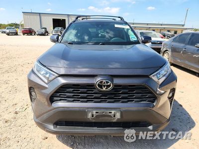 Piąte zdjęcie samochodu w środku: 2021 TOYOTA RAV4 XLE PREMIUM VIN:2T3C1RFV7MW153008 - miniatura