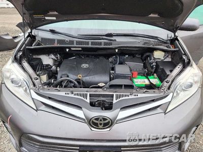 Zdjęcie 12 z 14 samochodu: 2018 TOYOTA SIENNA XLE 7-PASSENGER VIN:5TDDZ3DCXJS196802 - miniatura