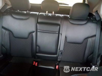 Zdjęcie 10 z 13 samochodu: 2019 JEEP COMPASS LATITUDE VIN:3C4NJCBB0KT646583 - miniatura