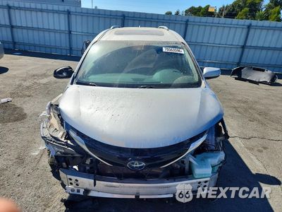 Piąte zdjęcie samochodu w środku: 2021 TOYOTA SIENNA LIMITED 7-PASSENGER VIN:5TDZRKECXMS016057 - miniatura
