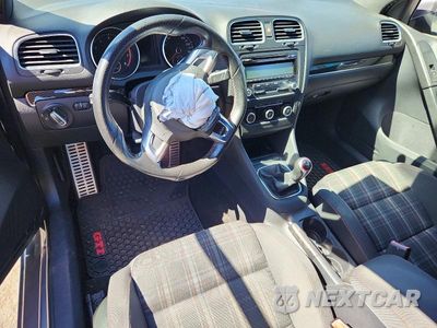 Zdjęcie 8 z 13 samochodu: 2011 VOLKSWAGEN GTI VIN:WVWED7AJ3BW343413 - miniatura