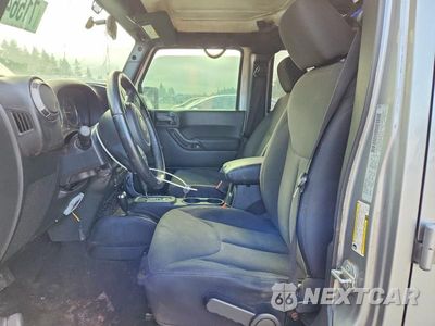Zdjęcie 7 z 13 samochodu: 2018 JEEP WRANGLER UNLIMITED SPORT VIN:1C4BJWDG7JL867427 - miniatura