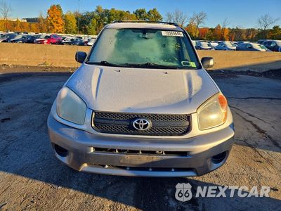 Piąte zdjęcie samochodu w środku: 2004 TOYOTA RAV4 VIN:JTEGD20V240028040 - miniatura