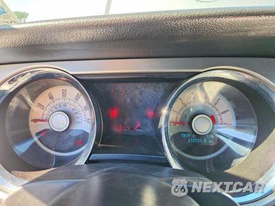 Zdjęcie 9 z 12 samochodu: 2010 FORD MUSTANG VIN:1ZVBP8EN5A5169326 - miniatura