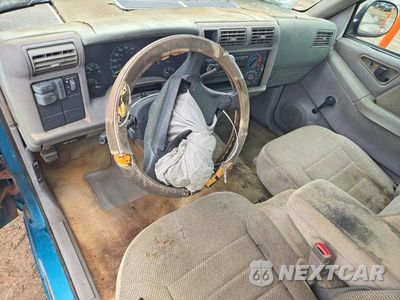 Zdjęcie 8 z 12 samochodu: 1995 CHEVROLET S TRUCK S10 VIN:1GCCS19Z9S8206727 - miniatura
