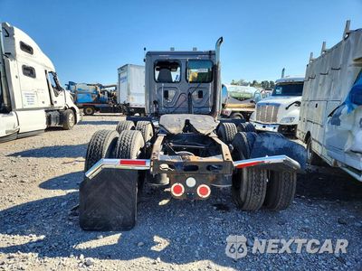 Zdjęcie 6 z 13 samochodu: 2016 FREIGHTLINER CASCADIA 1 VIN:3AKJGBDV1GDGX8707 - miniatura