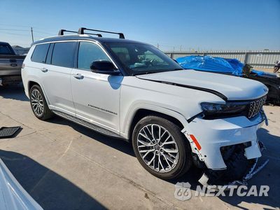 Czwarte zdjęcie samochodu z boku: 2023 JEEP GRAND CHEROKEE L SUMMIT VIN:1C4RJKEG2P8782805 - miniatura