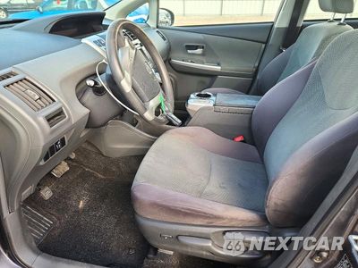 Zdjęcie 7 z 12 samochodu: 2012 TOYOTA PRIUS V TWO VIN:JTDZN3EU0C3038529 - miniatura