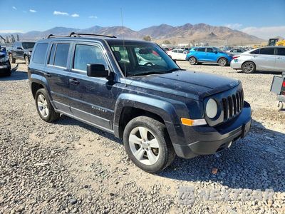 Czwarte zdjęcie samochodu z boku: 2014 JEEP PATRIOT LATITUDE VIN:1C4NJRFB2ED532317 - miniatura